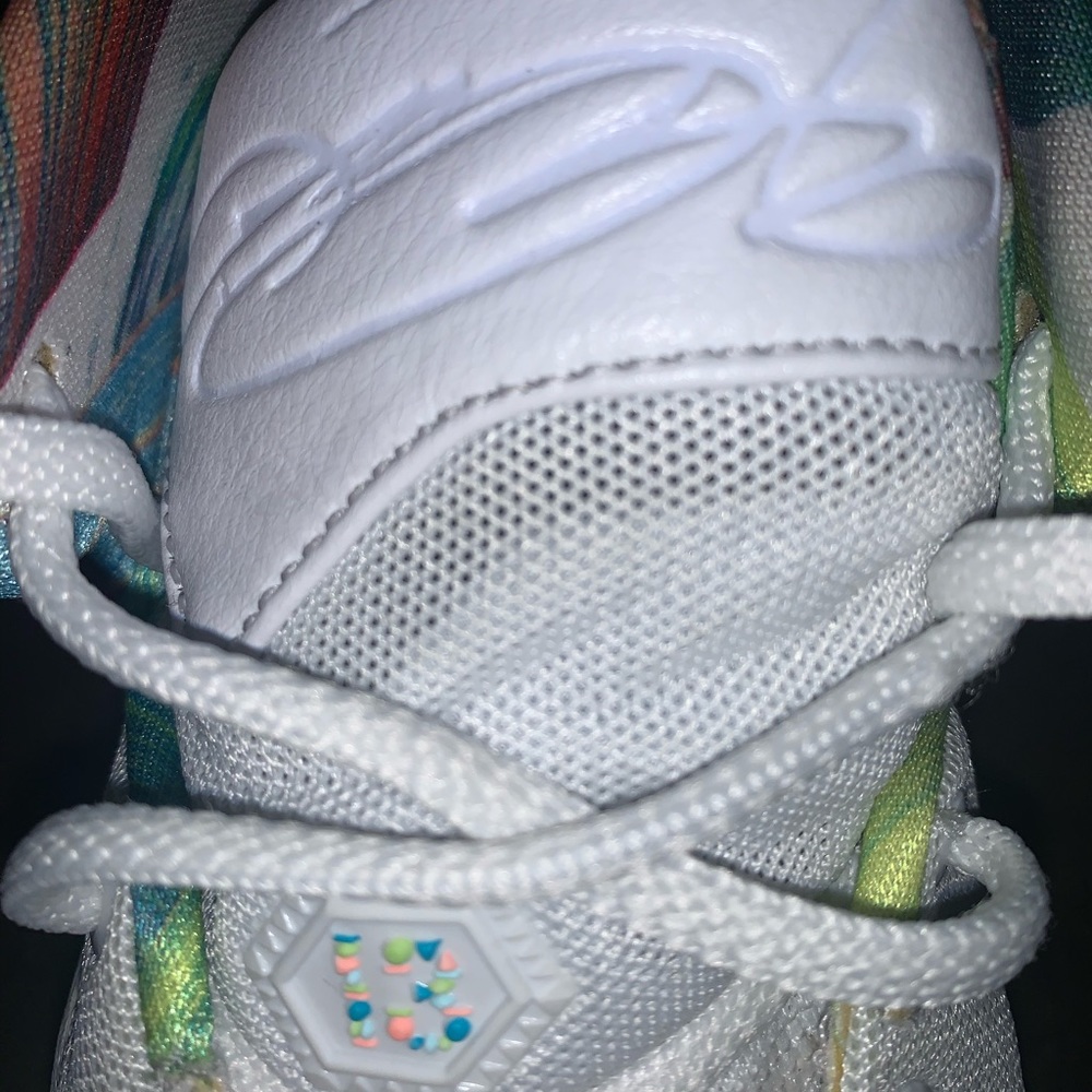 Lebron 13 RARE easters - Picture 4 of 8